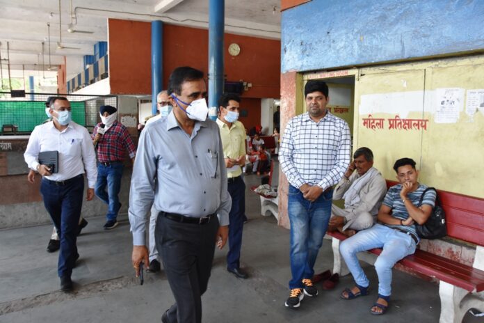 Panipat News/DC did surprise inspection of bus stand premises