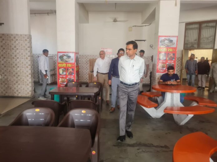 Panipat News/DC did a surprise inspection of the district secretariat complex