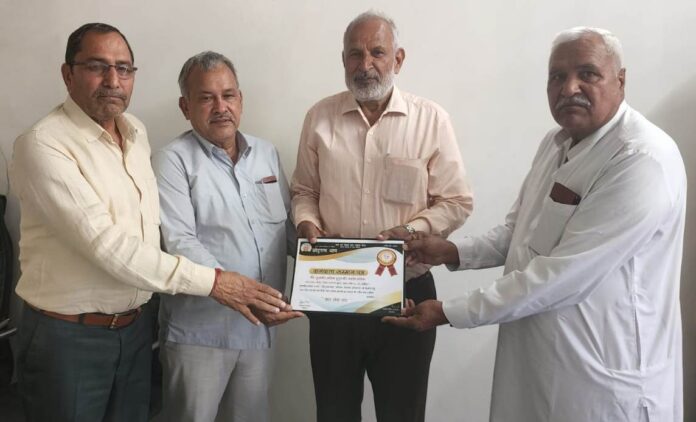 Panipat News/Sarva Dharma Vishwa Jat Ekta Seva Sangh honored Sukhbir Malik for social work