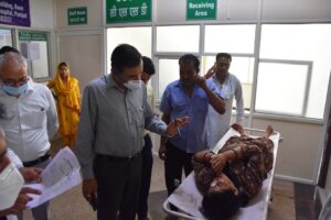 Panipat News/DC did surprise inspection of civil hospital