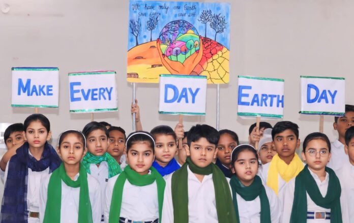 Panipat News/Victor Public S.S. Great performance on Earth Day in school