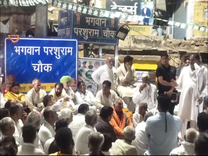 Abhay Chautala spoke in INLD's padyatra at Parshuram Chowk in Mahendragarh