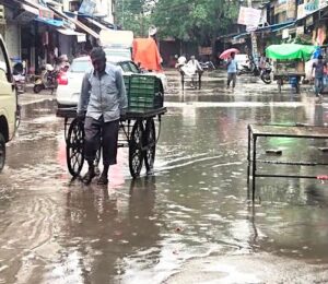 रविवार को हुई रिमझिम बरसात से लोगों को मिली गर्मी से राहत