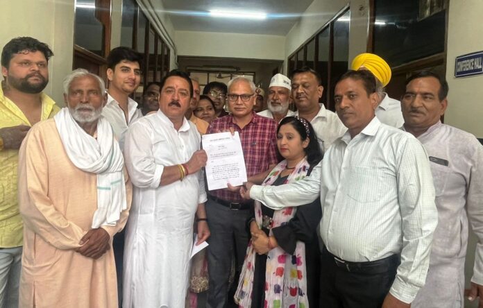 Panipat News-AAP Submitted Memorandum to SDM