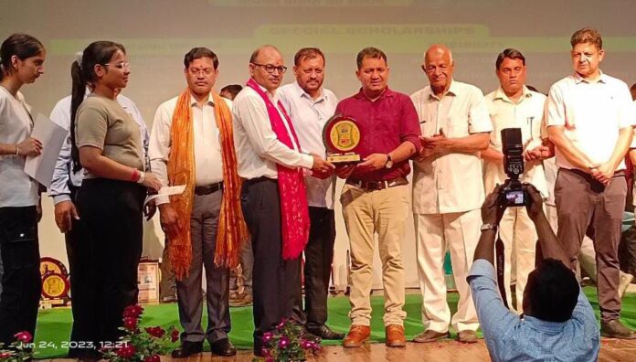 Panipat News-Best Environmentalist Award 2023-Greenmen Pro. Daljeet Kumar