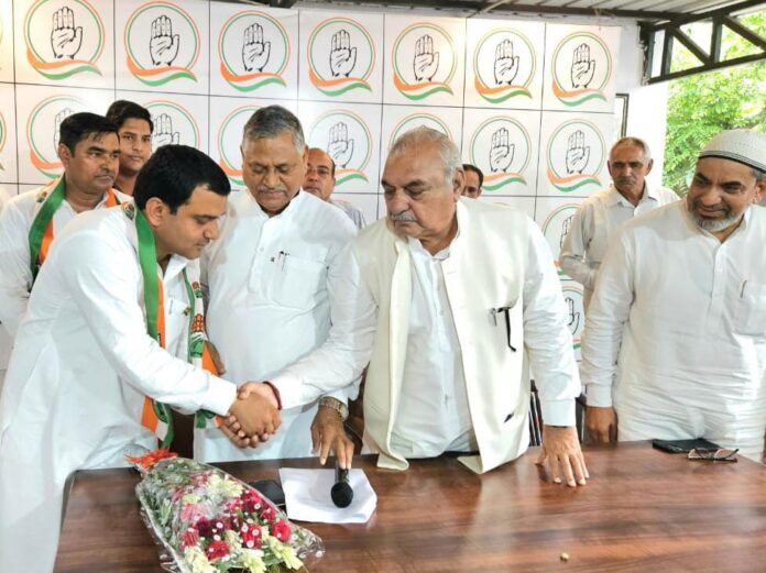 Zilla Parishad Vice Chairman Suresh Arya Joined Congress Party