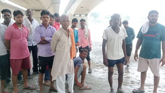 Chacha-Bhatija Drowned In Yamuna