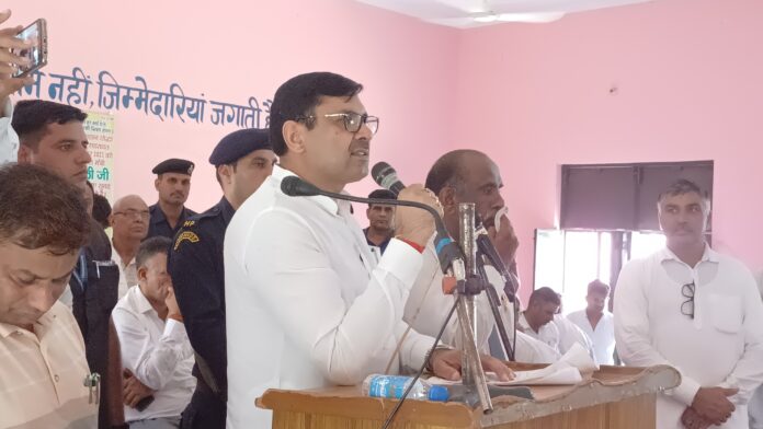 Panchayat Minister Devendra Babli