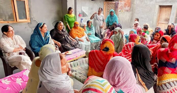 INLD Women's Head General Secretary Sunaina Chautala visited the villages of the district