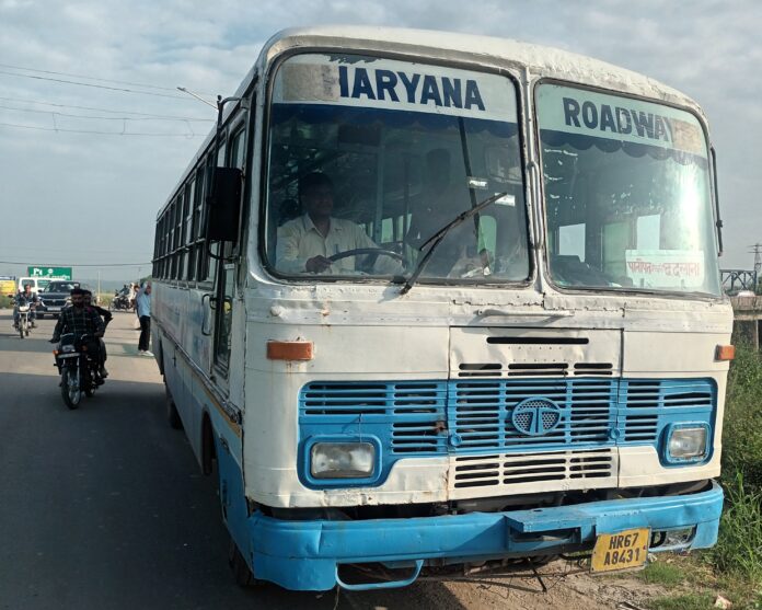 Special bus for girls started from Dadlana village to Panipat