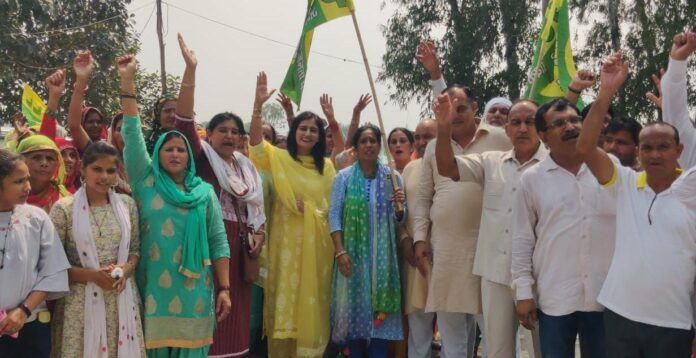 Supporters of Devendra Kadian reached Sikar rally