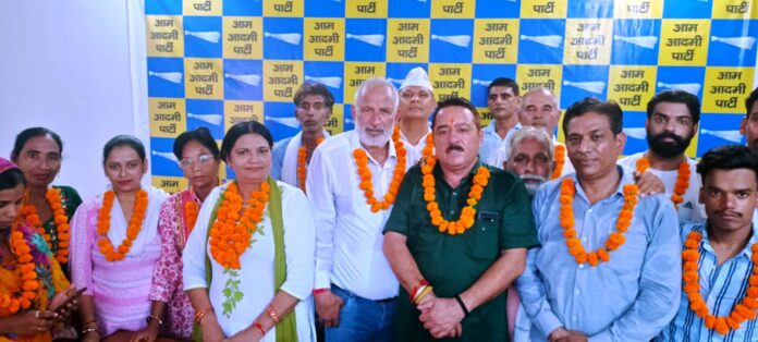 AAP's Newly Appointed Circle Incharges And Ward Presidents Were Honored