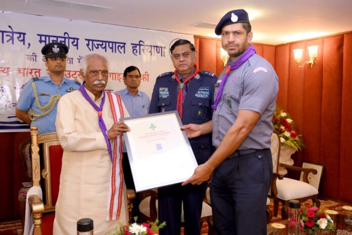 Governor Honored Hariom Sharma