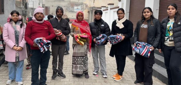 Aasra Foundation Distributed Blankets To The Needy