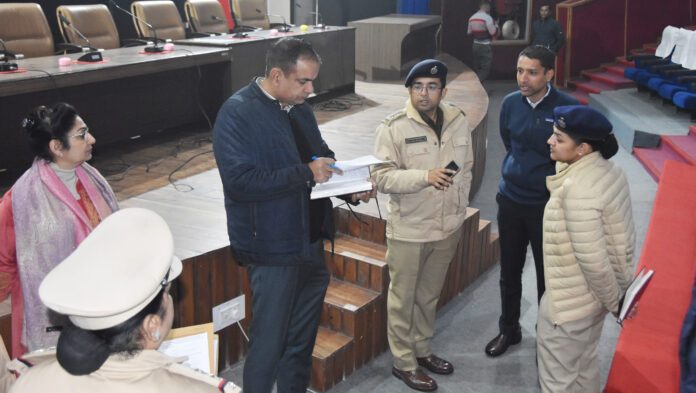 पुलिस अधीक्षक शशांक कुमार सावन सहित एचपीए मधुबन के उच्चाधिकारी रहे उपस्थित