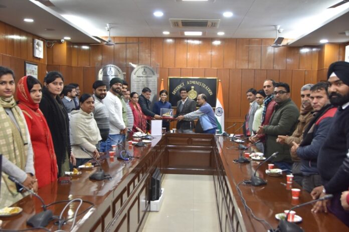 Farewell and honor ceremony organized for Municipal Commissioner Rajesh Soni