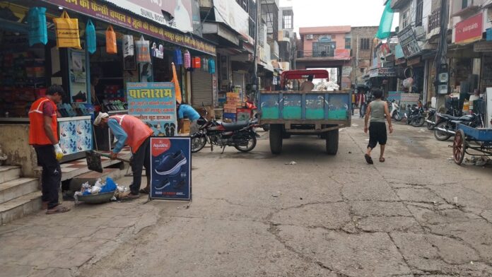 Polythene, bricks and big stones found in sewer during cleaning