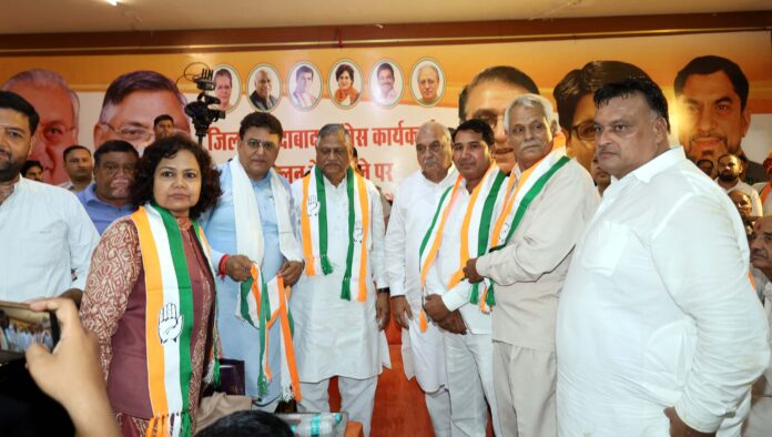 Many officials of BSP and AAP joined Congress