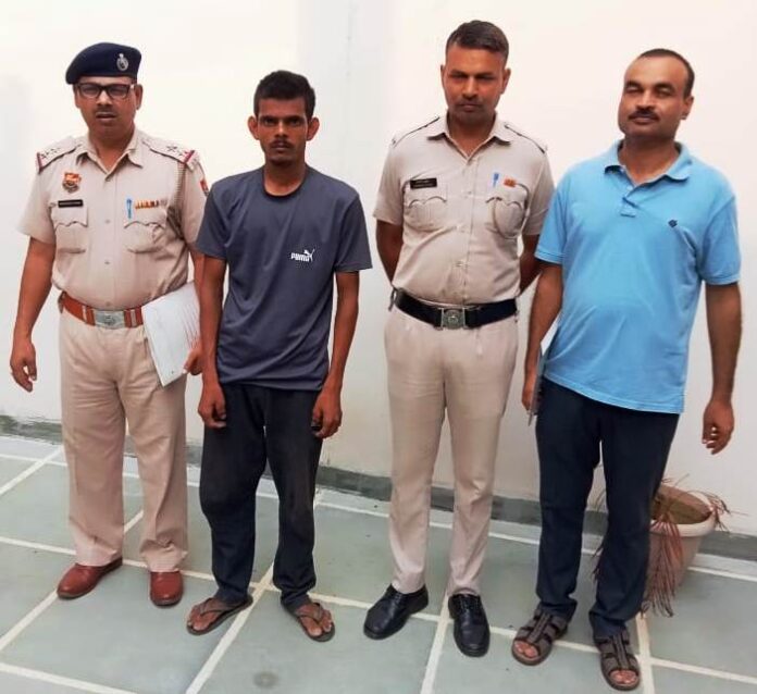 The accused of stealing the motor of the solar system from the tubewell was caught