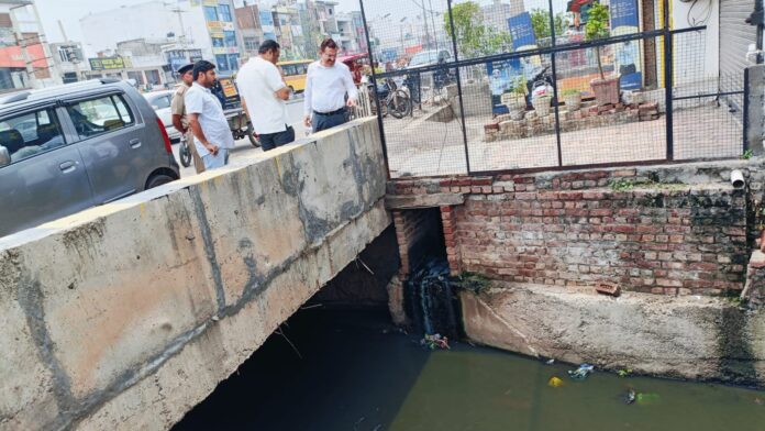 Officers should ensure that the drains are cleaned soon- SDM Satinder Siwach