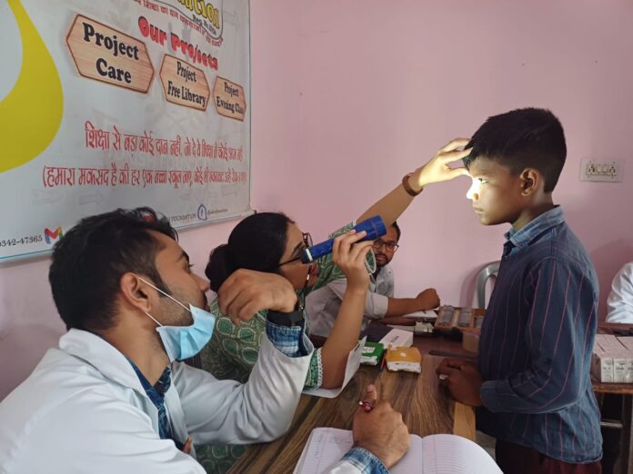 Eyes of children of Idrish Foundation were examined in the eye check-up camp