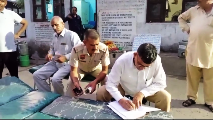 Cleaning worker found a bag full of weapons in Bhiwani bus yard