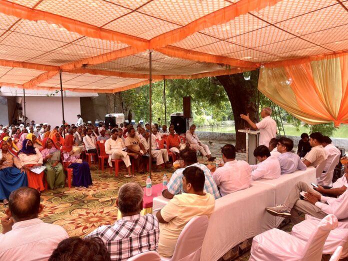 Farmers fair under the cotton cultivation promotion scheme at Chhapra Salimpur