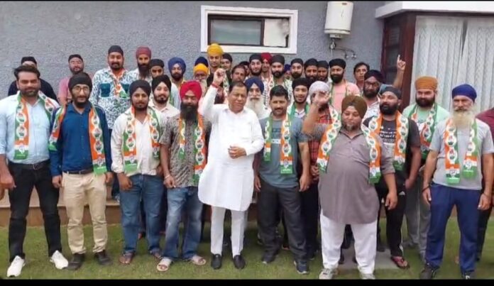 Dozens of people joined Congress under the leadership of Adarsh ​​Pal Singh