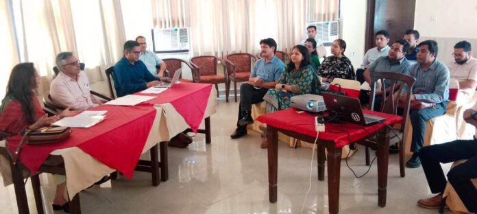 Chief Minister's advisor Dr. Usha Gupta took a review meeting on 'Beti Bachao Beti Padhao' campaign.