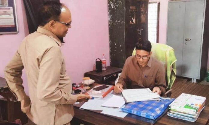 SDM Bawal Manoj Kumar did surprise inspection of PHC and schools