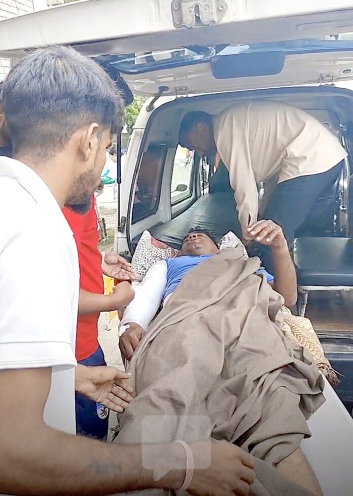 Tractor hits e-rickshaw full of girl students