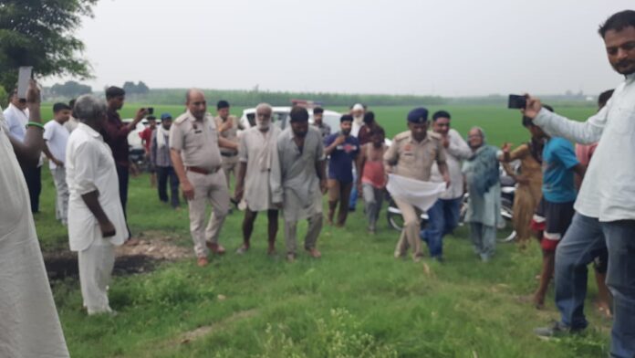 Villagers caught two people from the cremation ground, accused of tantric rituals