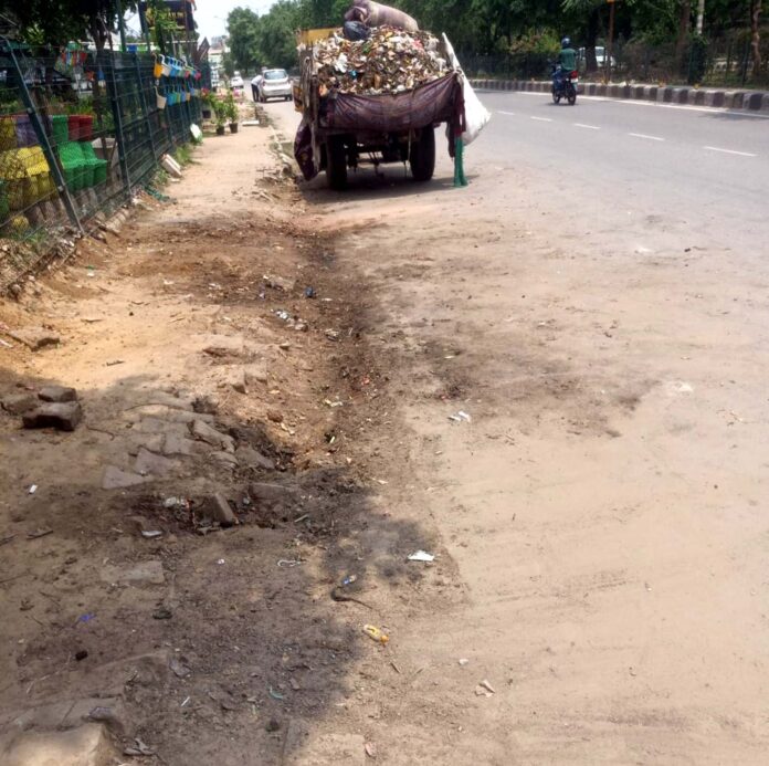 During the sweep, 58701 metric tons of garbage was transported to Bandhwari garbage disposal plant