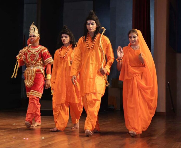 Shakuntalam's children performed colourful programs on the annual festival