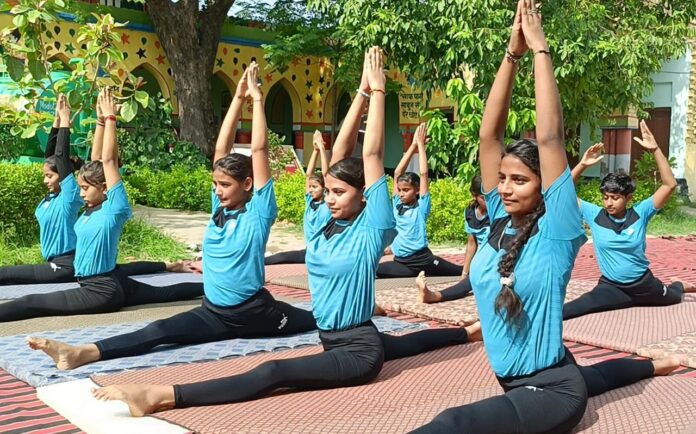 Yoga therapy camp in Hui ends with chanting of mantras in Havan Yagya.