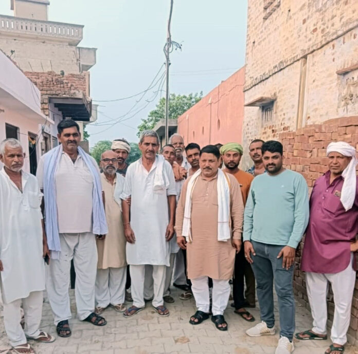 Congress leader Nitin Janghu launched a public relations campaign in Hindol, made people aware of the party's policies.