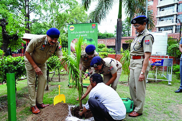 पंजाब पुलिस ने पौधरोपण अभियान शुरू किया