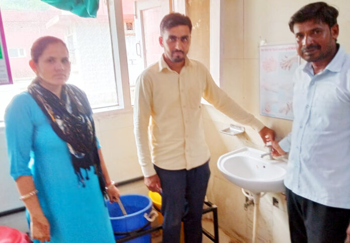 There is no drinking water supply in the government hospital for three days