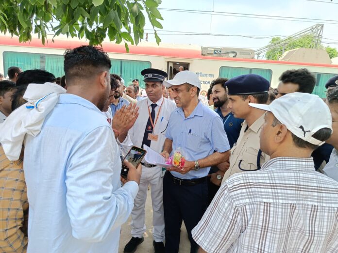 Railway DRM inspected Jind and Julana railway station