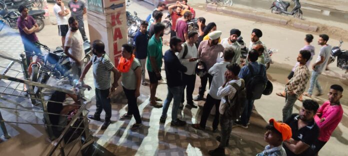 Zirakpur News: लोहगढ़ रोड पर स्थित होटल में नशे का कारोबार जोरों पर, वीडियो हो रही है वायरल