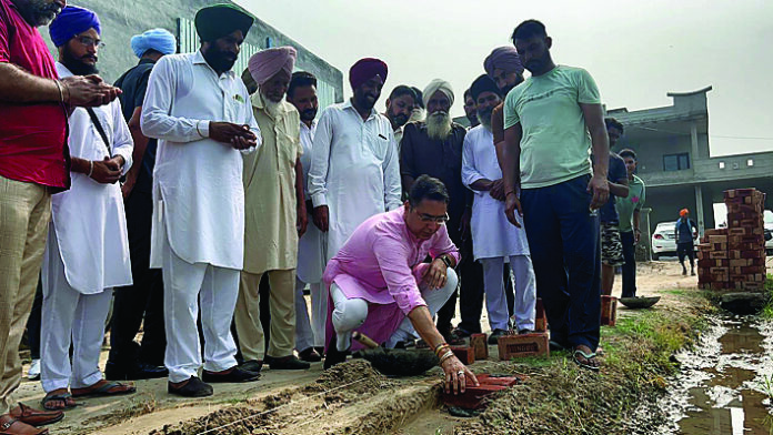 पंजाब के मुख्यमंत्री भगवंत सिंह मान के निर्देशों के तहत, हम विधानसभा क्षेत्र सुनाम के निवासियों की हर ज़रूरत को पूरा करने के लिए प्रतिबद्ध और लगन से समर्पित हैं।