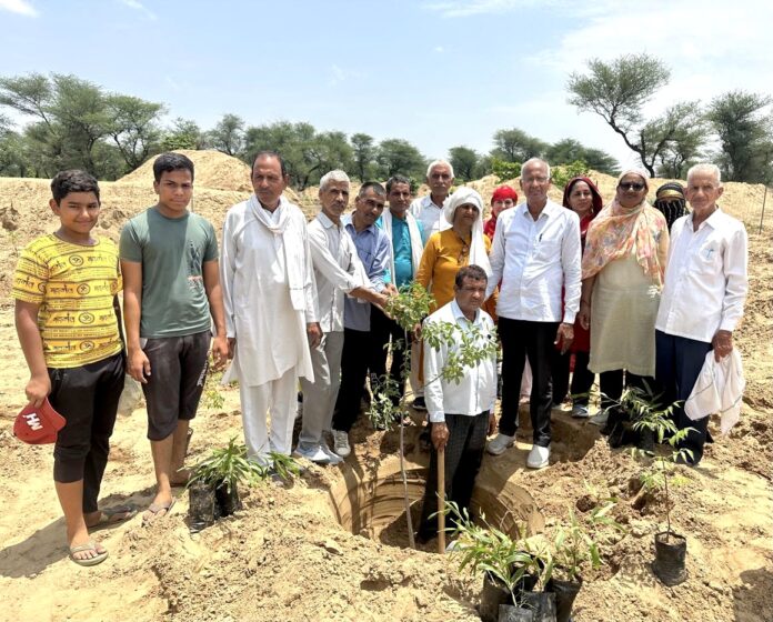 Mahendergarh News : अनहद शक्ति फाउंडेशन ने गांव बेरी में चलाया पौधारोपण अभियान