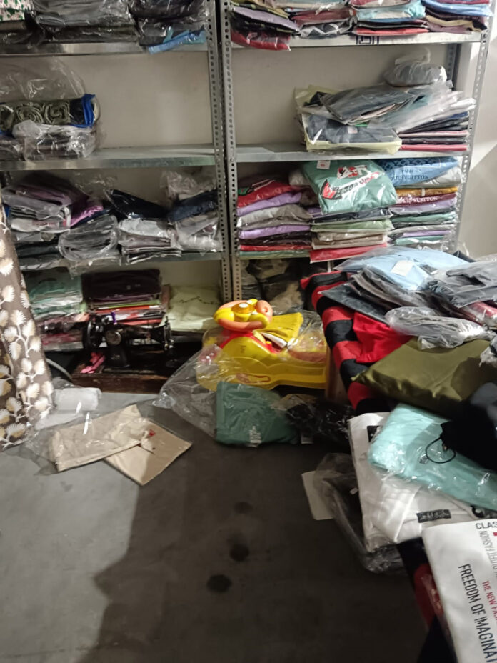 Goods including cash worth 2 thousand stolen from a readymade shop