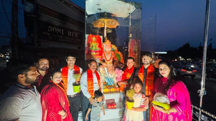 Aarti of Kuldevi Maa Lakshmi and Maharaja Agrasen ji was performed during Purnima Vandan