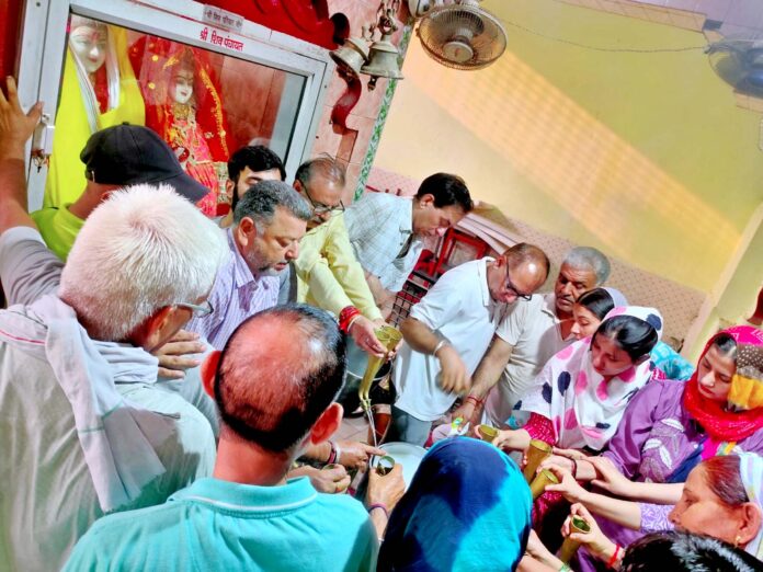 On the first day of the month of Sawan, a huge crowd of Shiva devotees gathered in the temples