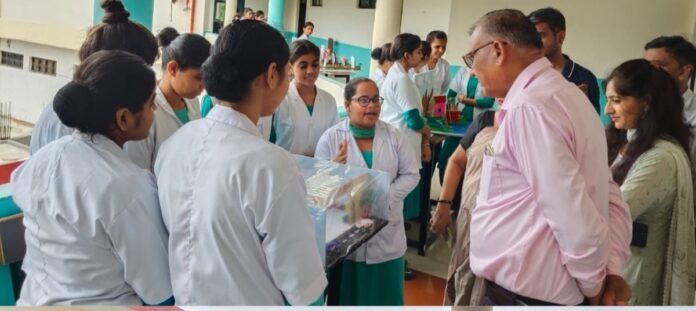 Students of Bharat School of Nursing organized a health model exhibition.