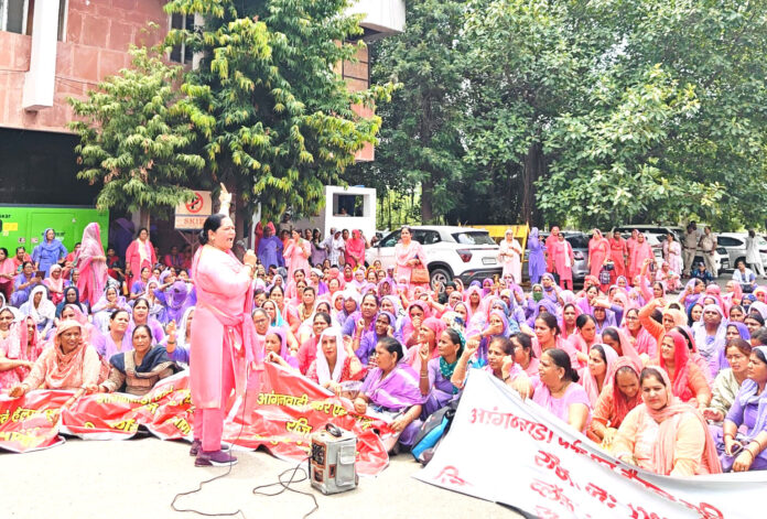 Anganwadi workers and helpers shouted for their demands