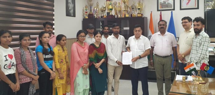 ABVP submitted a memorandum to the VC