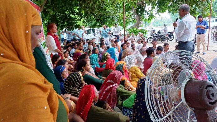 Various organizations and BJP leaders supported the strike of Haryana Computer Professionals Association.