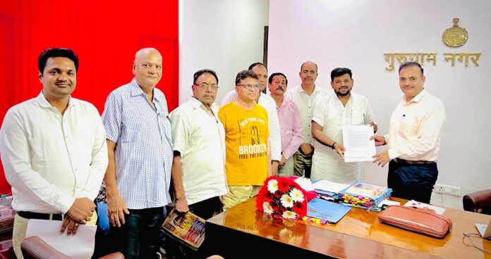 Naveen Goyal met the Municipal Commissioner regarding the problems of five areas